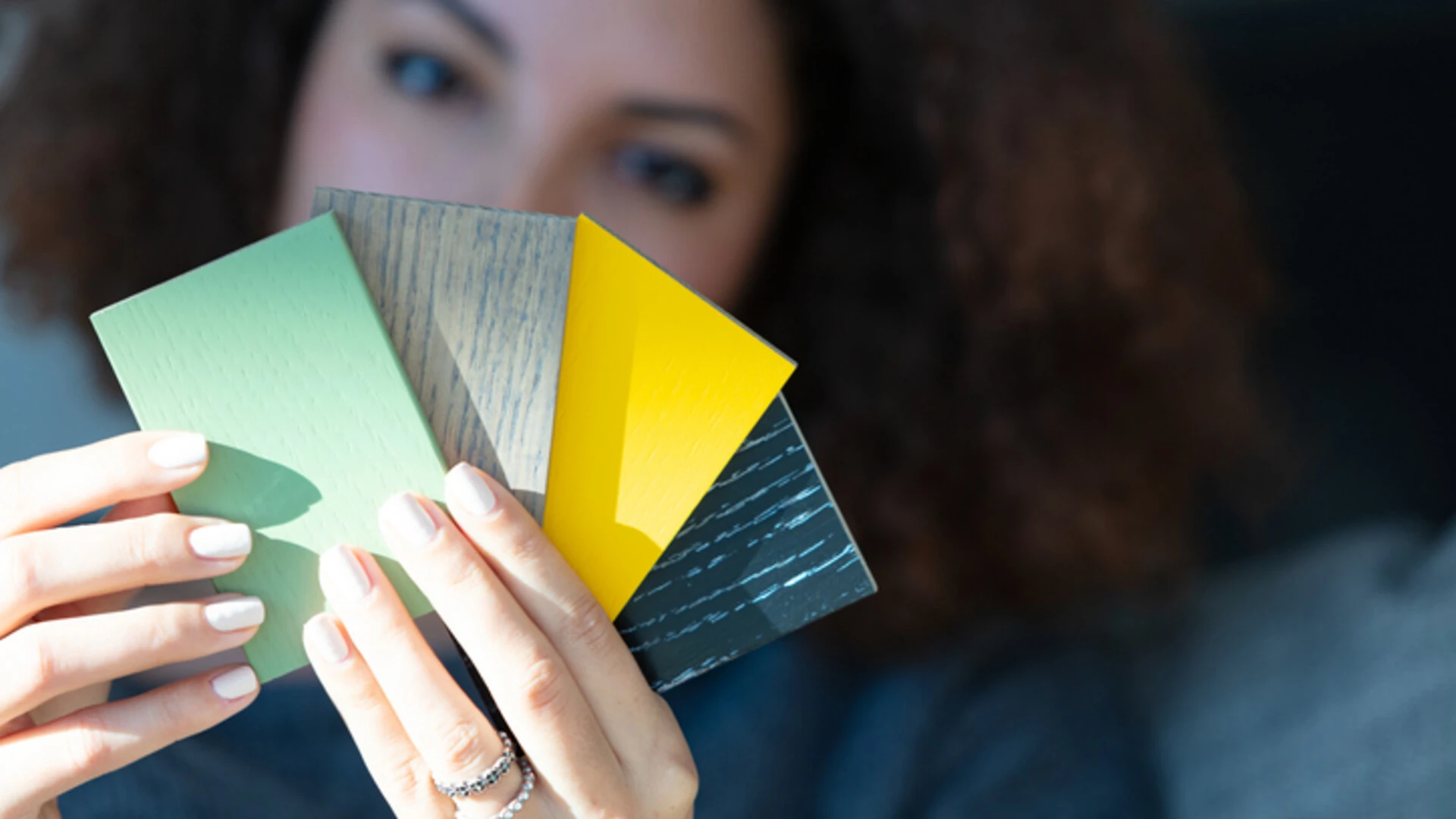 Revestimentos em parede: confira ideias criativas e qual produto usar