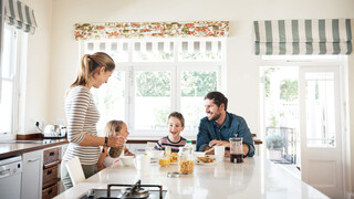 Cozinha com bancada de porcelanato banner_2.jpg Quartzolit